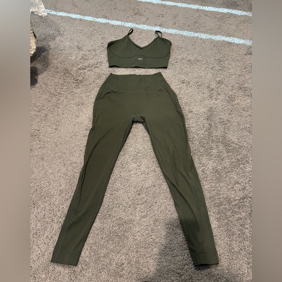 SET Active Set - Picture 4 of 10